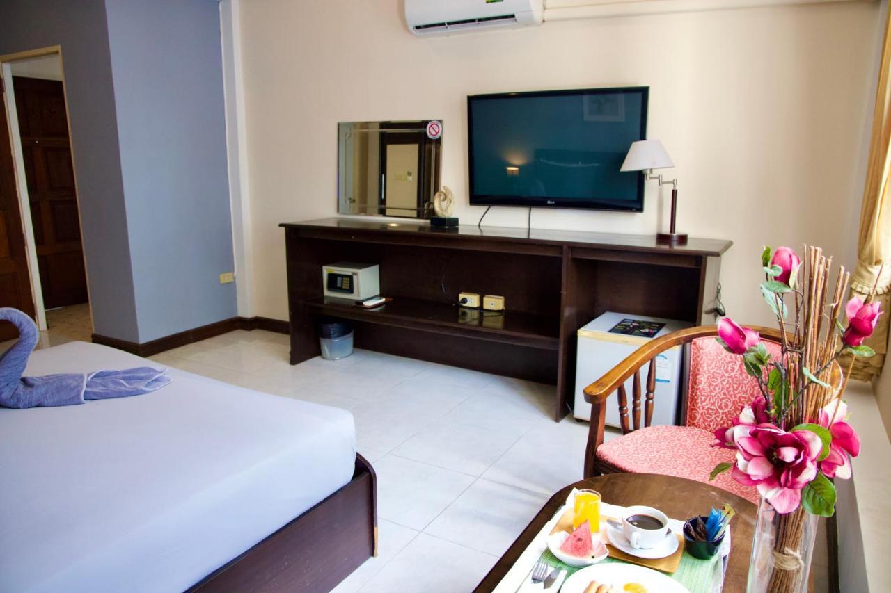 Golden Guesthouse By The Beach Cha Am Ча-Ам Екстер'єр фото