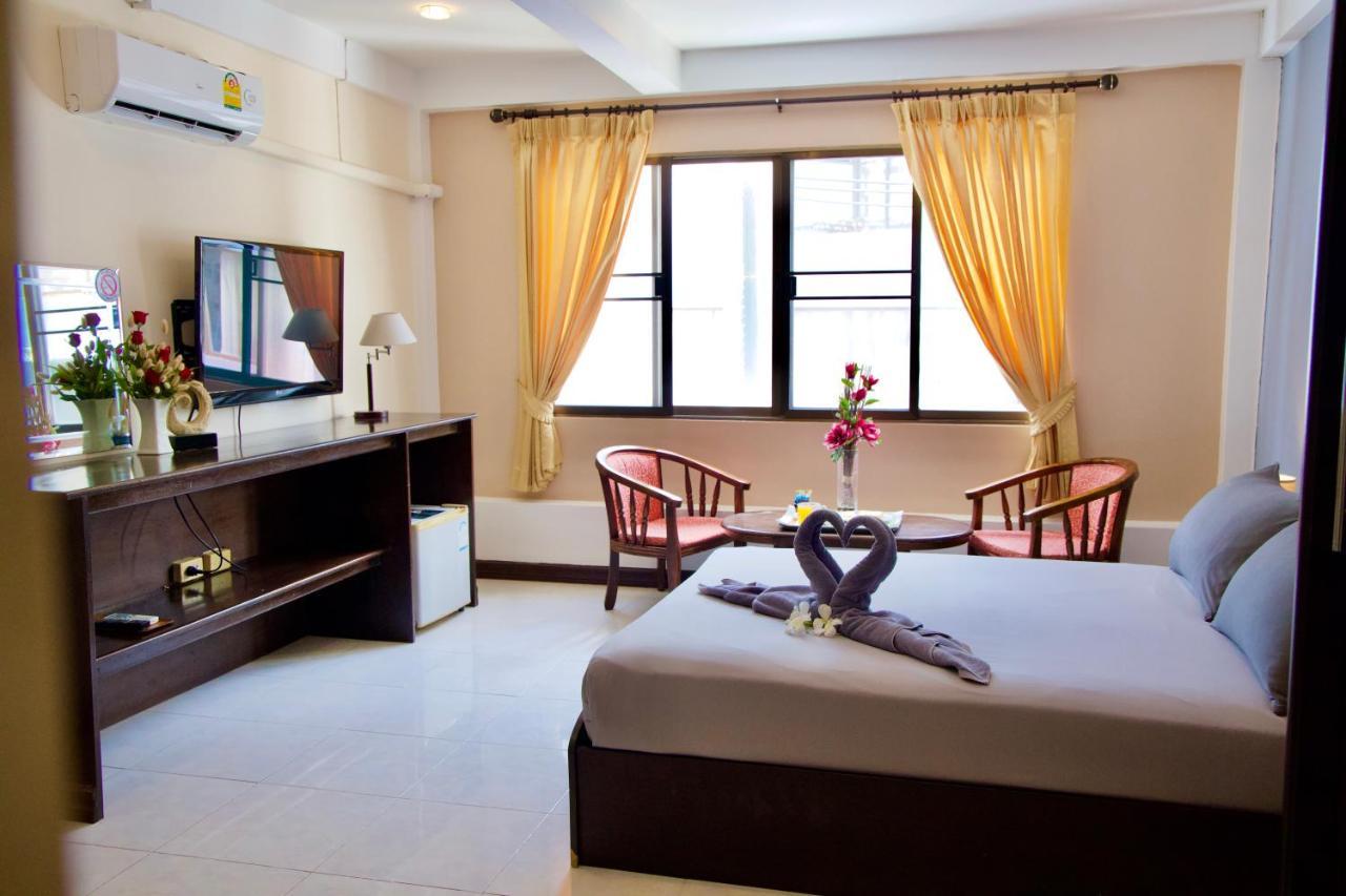 Golden Guesthouse By The Beach Cha Am Ча-Ам Екстер'єр фото