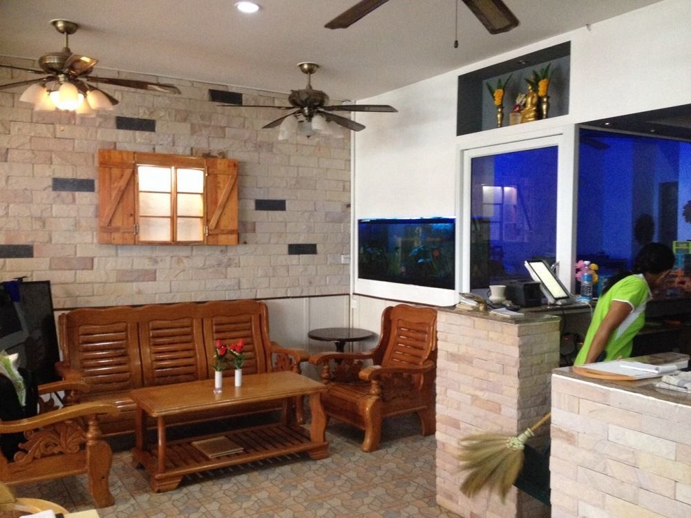 Golden Guesthouse By The Beach Cha Am Ча-Ам Екстер'єр фото
